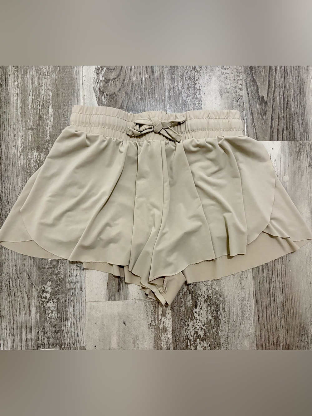 btween Cream butterfly shorts Elastic Waist Girls' Shorts